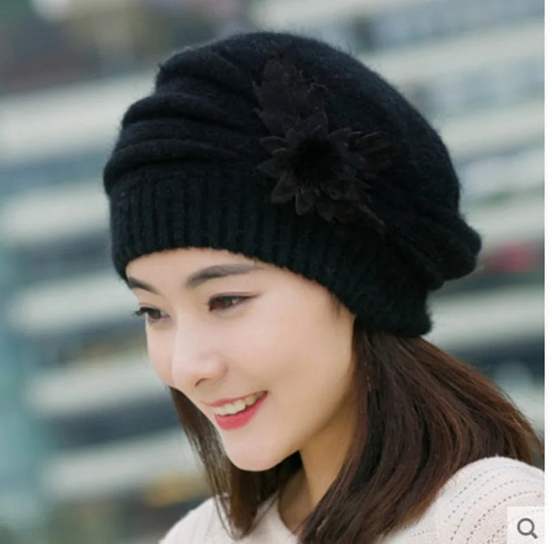 1pc Women's Winter warm Flower beanie Hat,outdoor windproof fashion Thick Beret Warm Knitted fleece Hat Autumn Winter Mom Hat