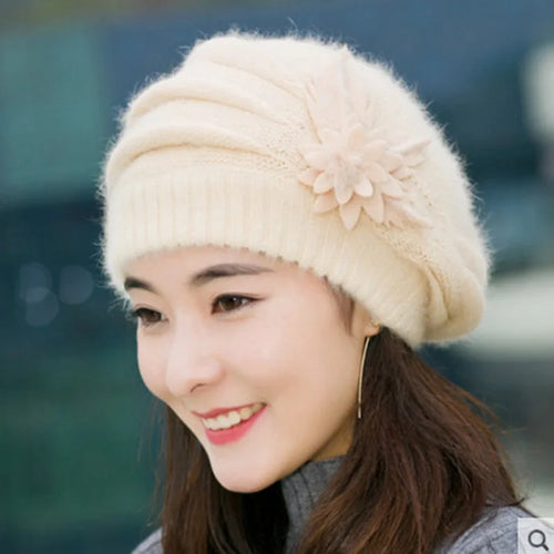 1pc Women's Winter warm Flower beanie Hat,outdoor windproof fashion Thick Beret Warm Knitted fleece Hat Autumn Winter Mom Hat
