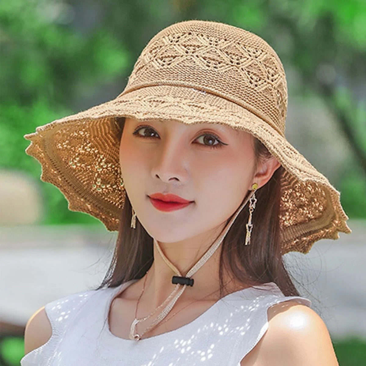 Women Summer Beach Sun Hat Women Wide Brim Summer Hat Portable Foldable Design Elegant Straw Hats for Pool Park Vacation Camping