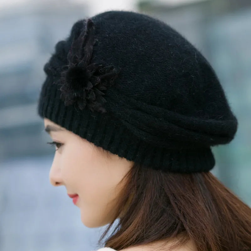 1pc Women's Winter warm Flower beanie Hat,outdoor windproof fashion Thick Beret Warm Knitted fleece Hat Autumn Winter Mom Hat